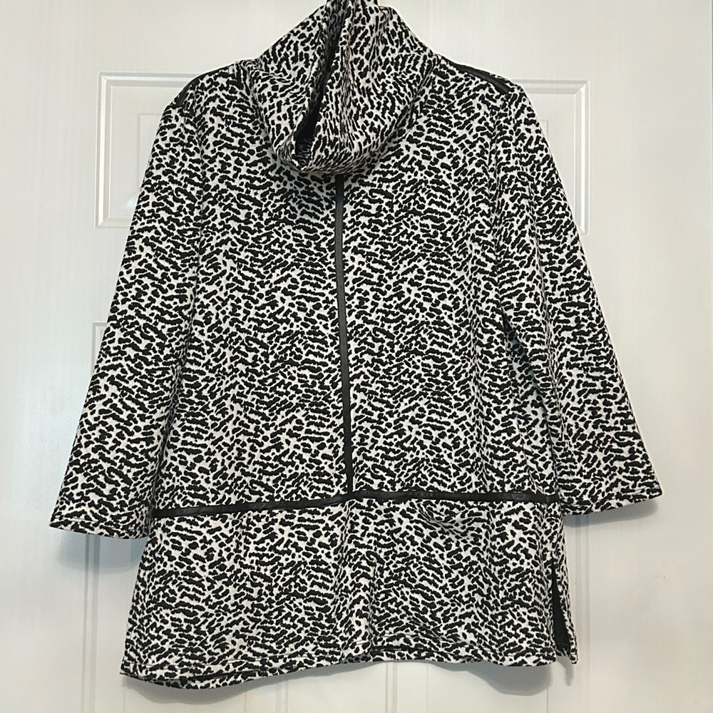 Multiples Patterned Tunic Top MED Black/White Pul… - image 2